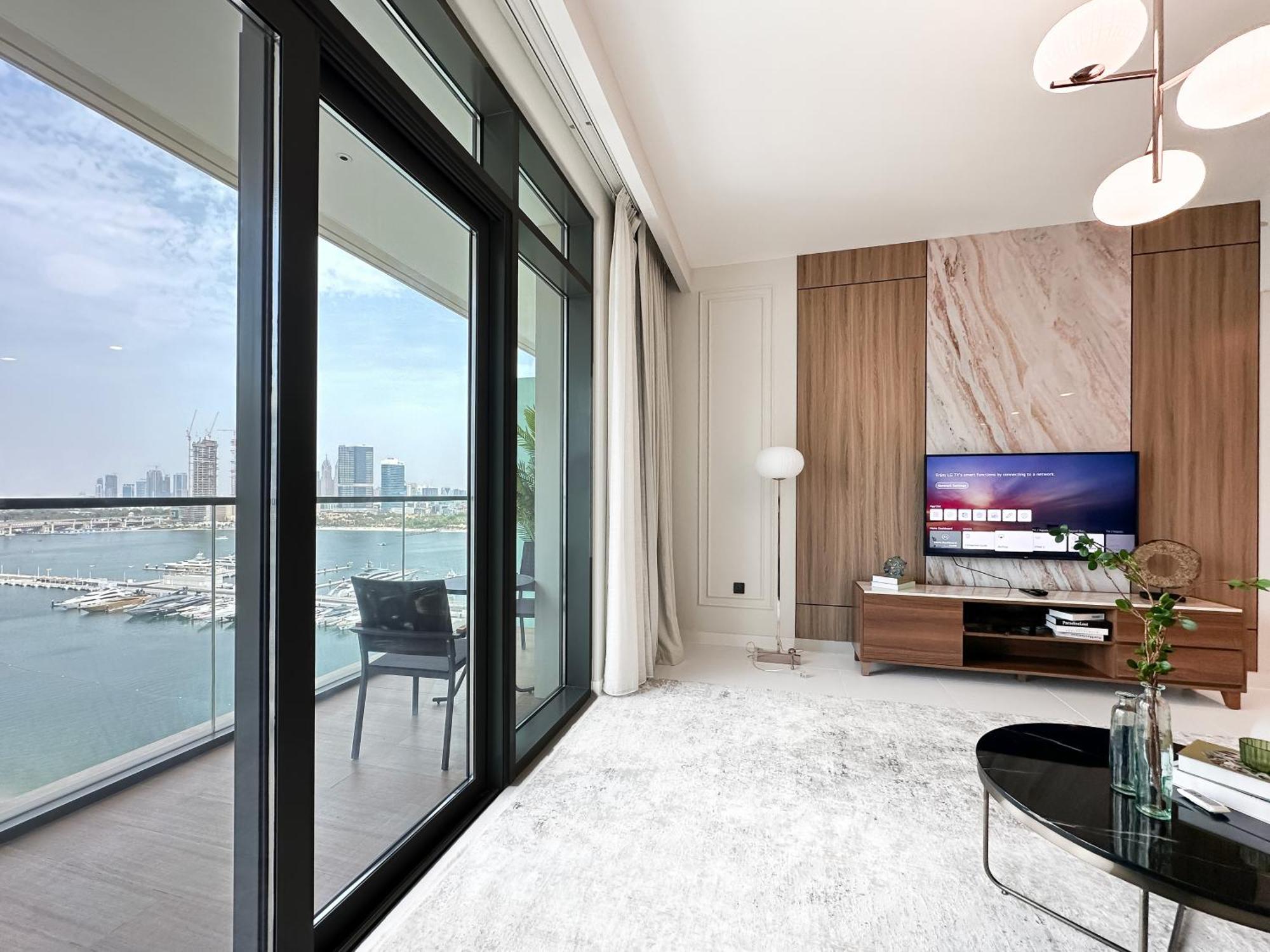 Apartment Trophy - Sea Breeze Bliss